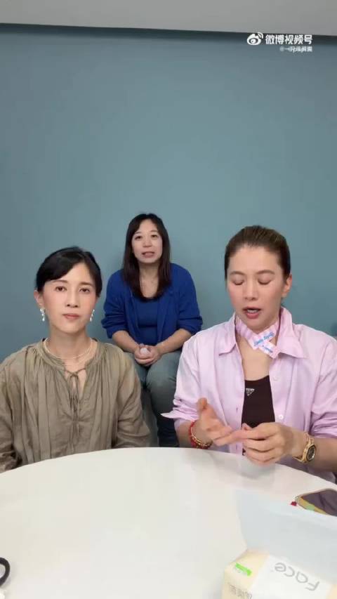 #视频播客开麦计划###袁咏仪听蔡少芬说普通话烧心###袁咏仪回应被说嫁人是回馈社会# 袁咏仪被pa