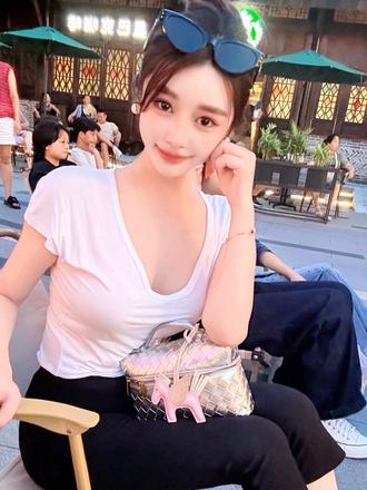 能走一辈子的关系 无论是友情还是爱情 都不是靠博弈和套路 而是源于骨子里的真诚与善良