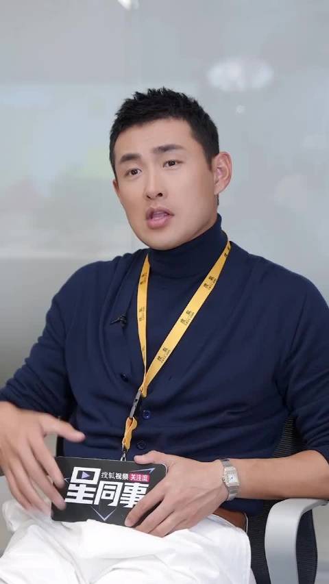 “帅气养人，肖战滋养到我了”。王彦霖接受采访的时候说，网友都说他很肖战一起演戏，都变帅了。笑谈肖战“