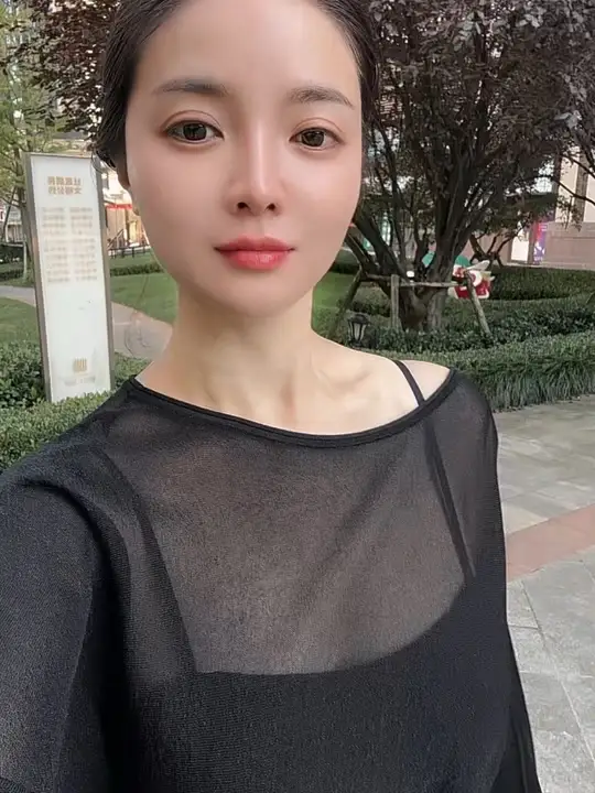 往后，好好生活，慢慢释怀，想念不一定要见面，喜欢不一定要拥有，每一次相遇，每一段距离，每一场离别，都