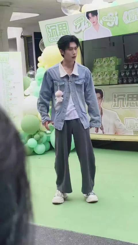 寻思重返榜首，登顶红果男演员榜Top1寻思一个多月没上新作品，一朝上新，“一哥”仍旧是“一哥”。红果