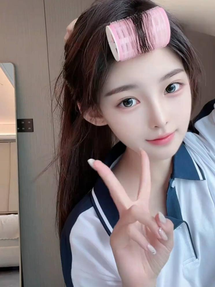 今夜的风悄悄月悄悄 吻你的眉梢