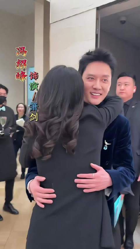 2025全新版本《还珠格格》正式官宣定档！豪华卡司阵容一出，热度直接拉满——冯绍峰黄景瑜 等实力派齐