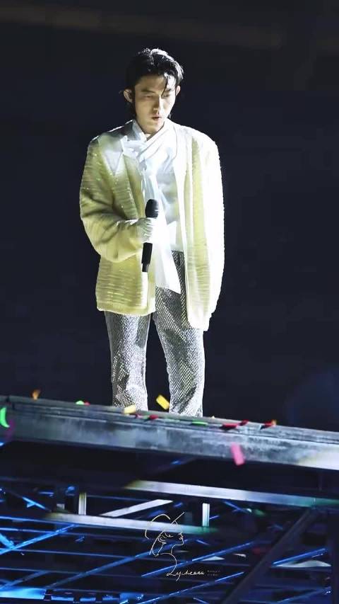 #林宥嘉演唱会神级十秒##林宥嘉这段居然不是设计#连风都偏爱苏州的你[期待]这风可起的太好太是时候了