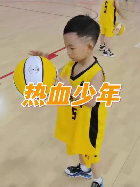 #兔子家的小宾利##Bingley的快乐时光# 小小篮球少年