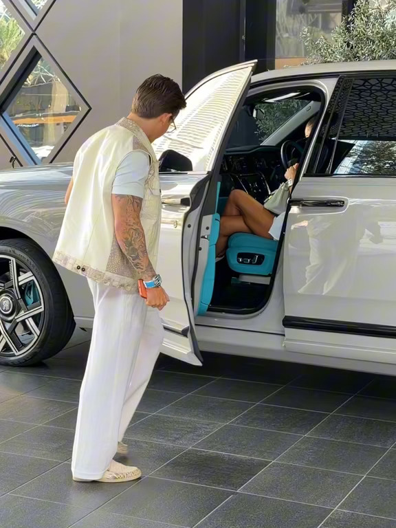 喜马拉雅👜搭配劳斯莱斯🚙