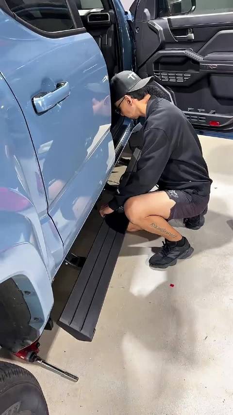 这种带大梁的车，把踏板装在车舱边梁上靠谱吗？托一下这个位置，车舱框架会不会变形？#SUV大百科[超话