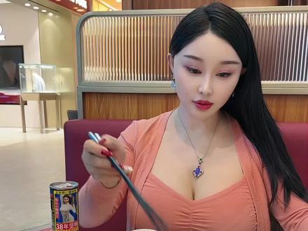 吃午饭了吗？张姐给你涮肉吃