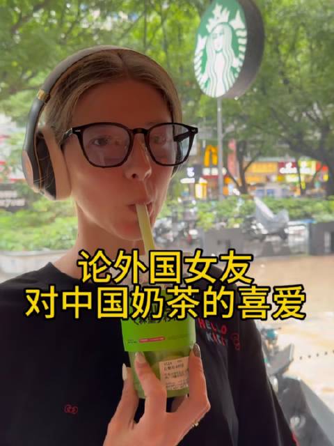 爱在时差之间，日常点滴皆成诗。镜头不加滤镜，生活本真流露。异国心跳同频，距离不是阻隔而是浪漫的注脚