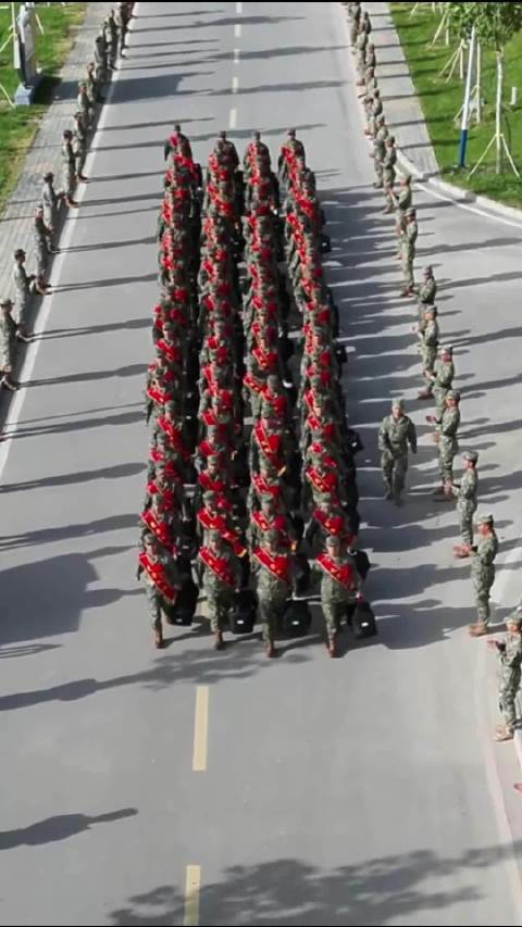 军营，我来了！#2026年下半年入伍新兵到达军营#（作者：罗翔、唐专专、王建州、陈梓豪、白浩然；剪辑