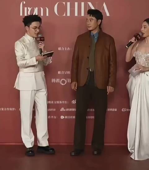 罗晋是不是间接辟谣了？之前一直传他和唐嫣离婚，今天在芭莎红毯上，罗晋说：女儿画了画，我和太太昨天晚上