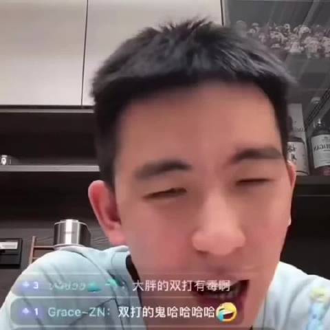 马特说和大胖莎莎打混双比赛，大胖的站位他自己都懵了
