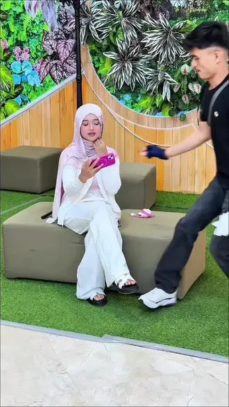 萌妹子见钱眼也开