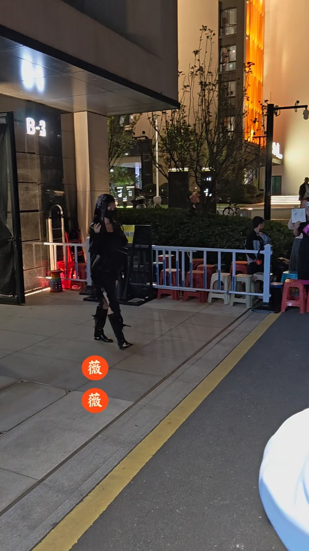 虞书欣10.6突然出妆，吓得我赶紧掏手机