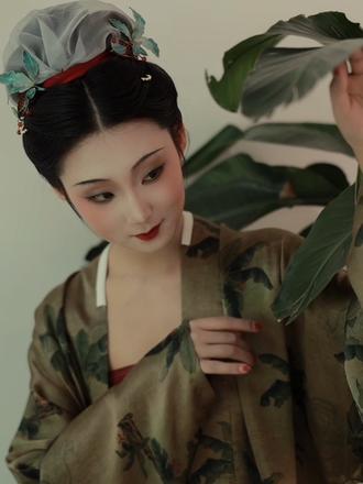 朋友说像古典画卷里走出来的人