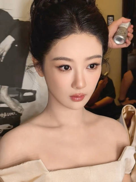 迷人老刘镜头下的杨紫，除了窒息我没什么要表演的了