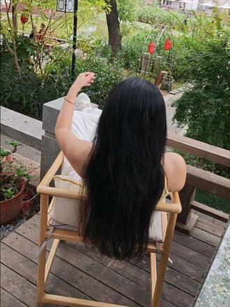 人可以精 但别坏 精明是本事 阴险是缺德 别以为耍点手段就能占到便宜 这世上没有不透风的墙 赢了利益