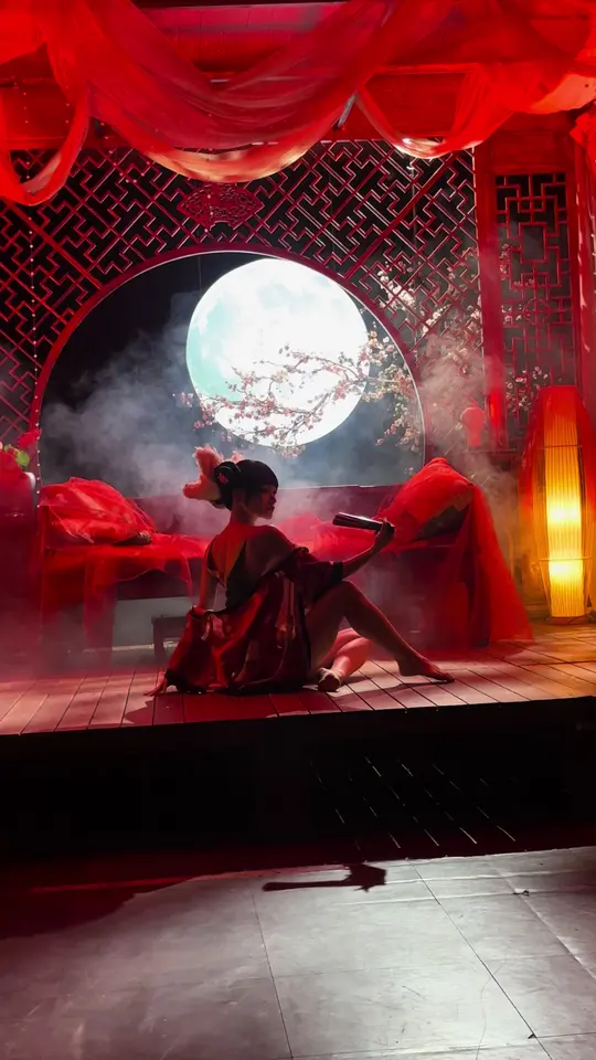 亲自操刀的场景，也是终于把这支舞还愿了... 浅浅拍一个剪影的直拍❤️