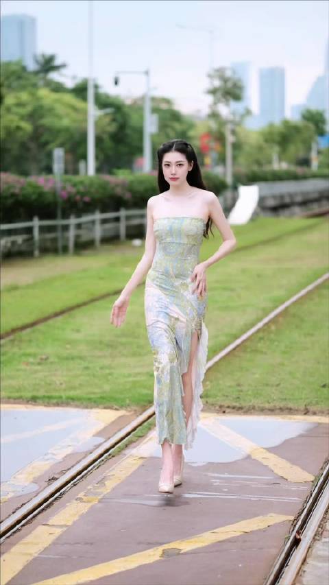 “晒到的阳光分你一半”#选美冠军##热门美女#