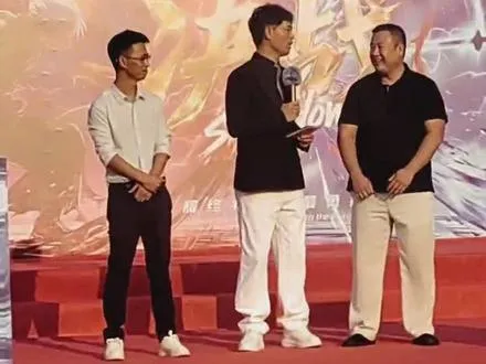 两位老板受邀登上了天元钓技大舞台