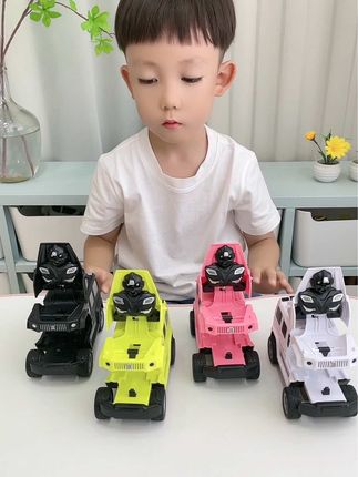 全款给我儿子搂了一辆可以变形的大G!不仅能变形，还能倒立旋转，真的太酷啦～哪个宝宝不喜欢呢小汽车