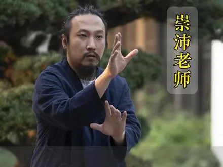 高调许诺多虚，低调行事方真。