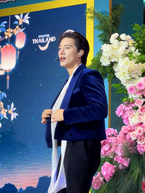 中秋又来泰国玩了[春游家族] 还是那么有趣的Thailand 咖喱蟹和东北菜都吃了😋 在One Ba
