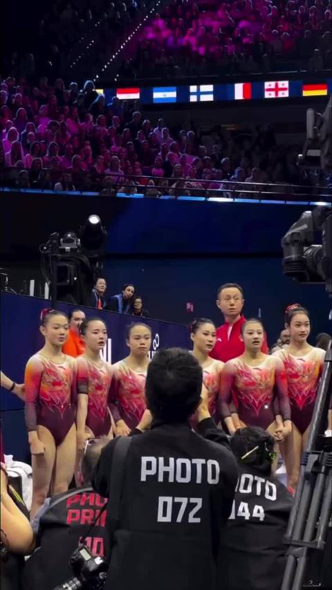 #中国体操女队终结美国连冠#0.233分绝杀！体操女团时隔20年惊天夺冠。 今天全网沸腾！体操世锦赛