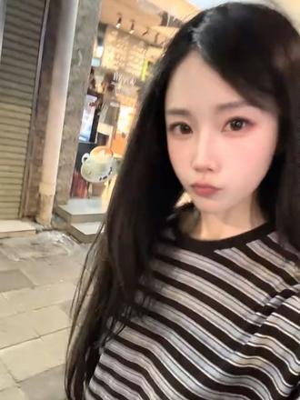 每天晚餐后的独处散步时间