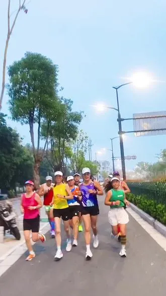 晨跑 28 公里打卡
