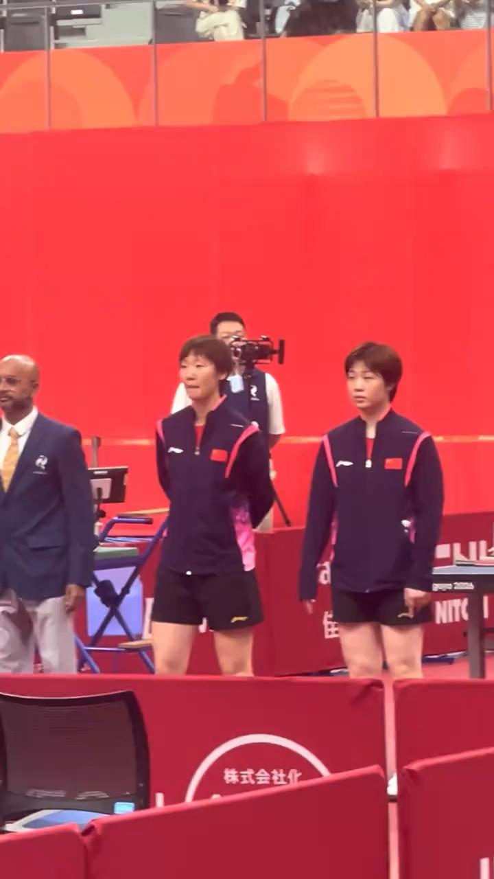 国乒女团 王曼昱 蒯曼 3:0赢了 王曼昱和蒯曼  下一场比赛加油👏