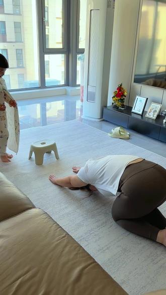 搞笑