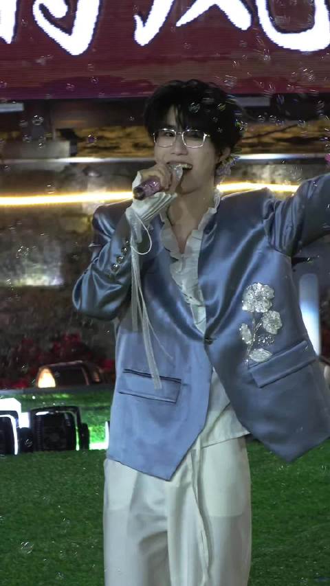 亮司《夏天的风》吹来了暖意#贵州居然把音乐会开在梯田里#  ​​​