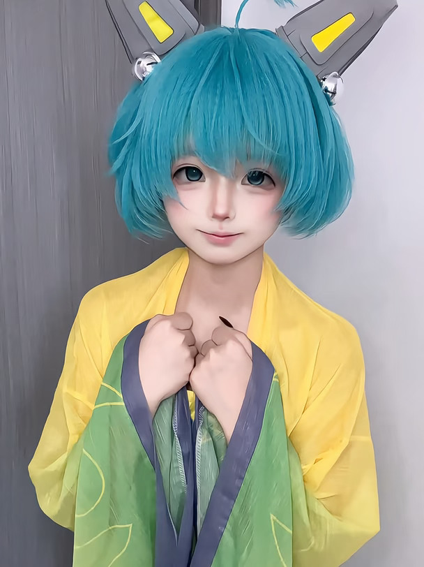 小孩子不懂事拍着玩的