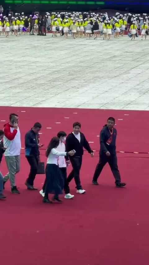 河北十七届省运会  东道主粱靖崑及多位工作人员陪同莎莎彩排，我魂牵梦萦的莎莎啊！！！！一眼都不想错过