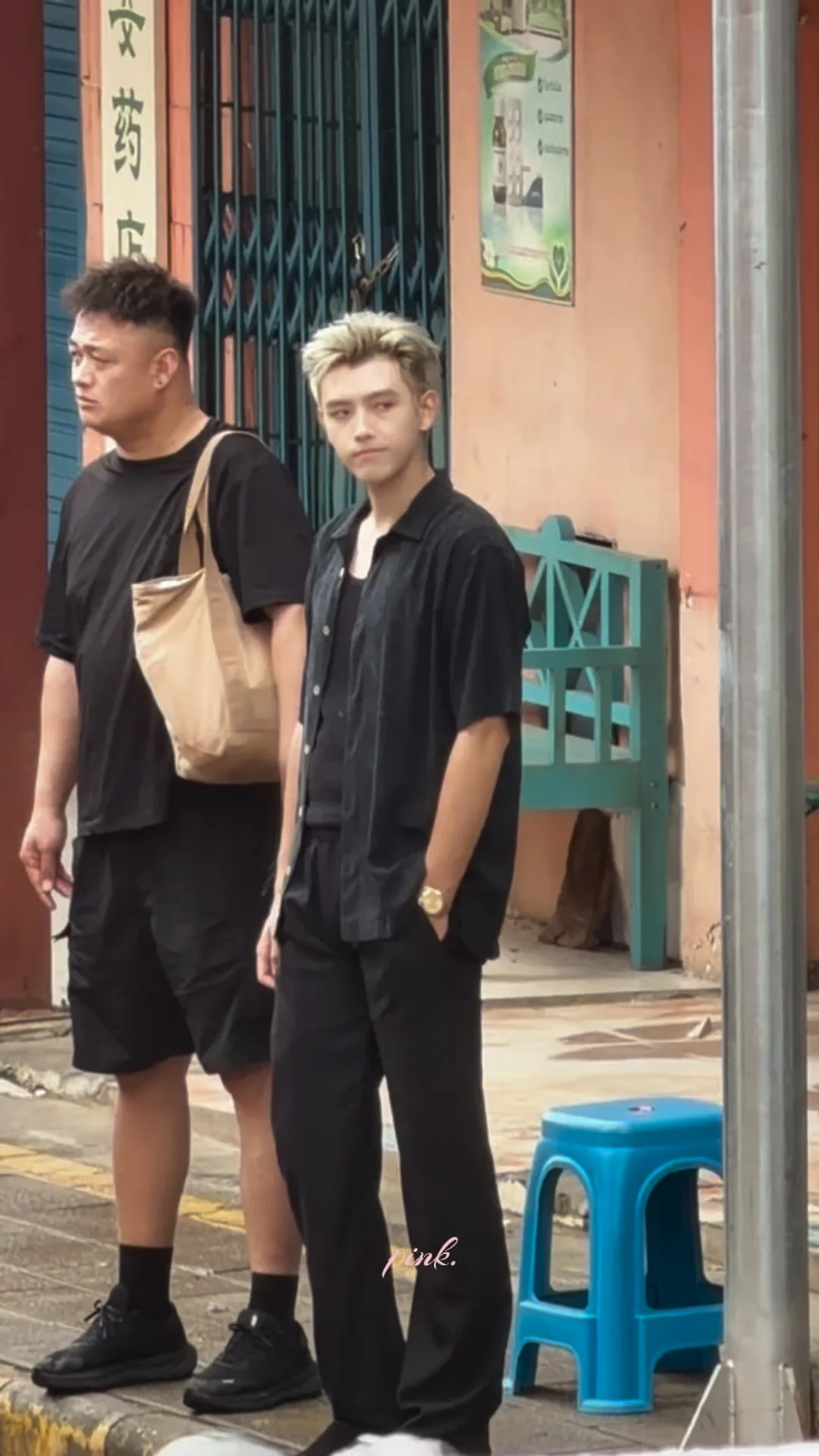 在路边遇到这样的帅哥