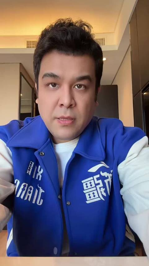 #新疆广汇男篮[超话]# 今晚新疆队又要上场了，齐麟到底打不打还不确定，球迷们先喊起来：新疆队加油