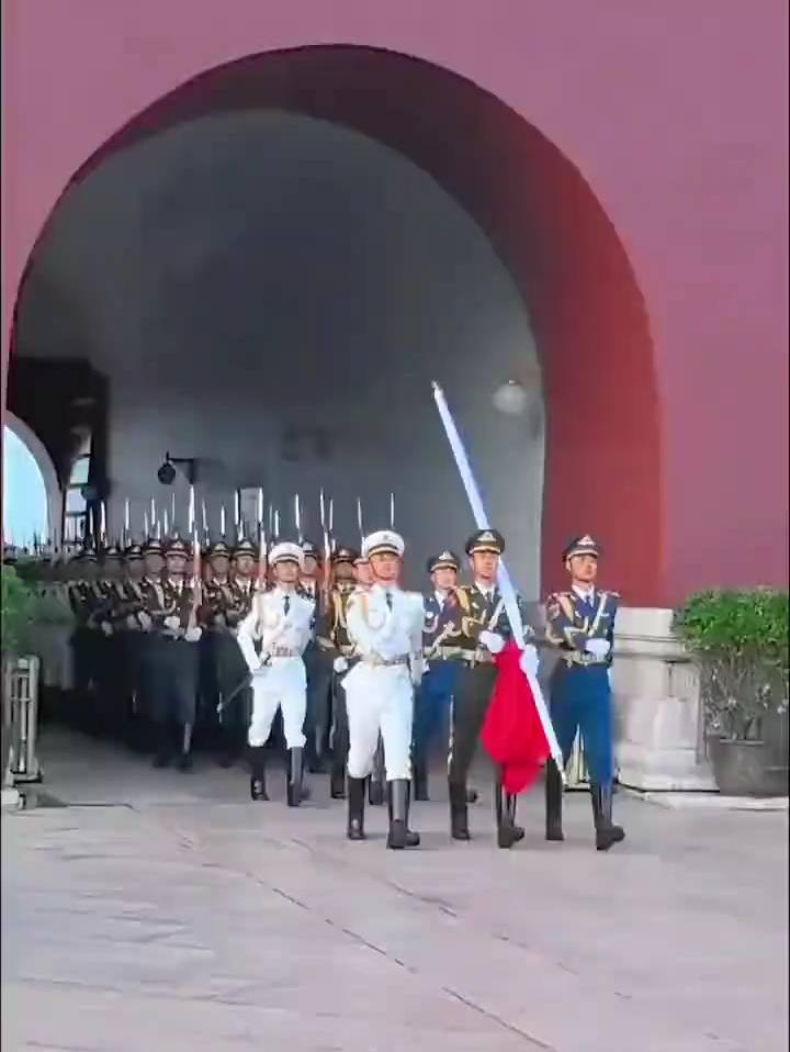 国旗护卫队威武雄壮霸气