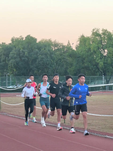 2026北馬來了……#跑步[超话]##马拉松[超话]##北京马拉松#   ​​​