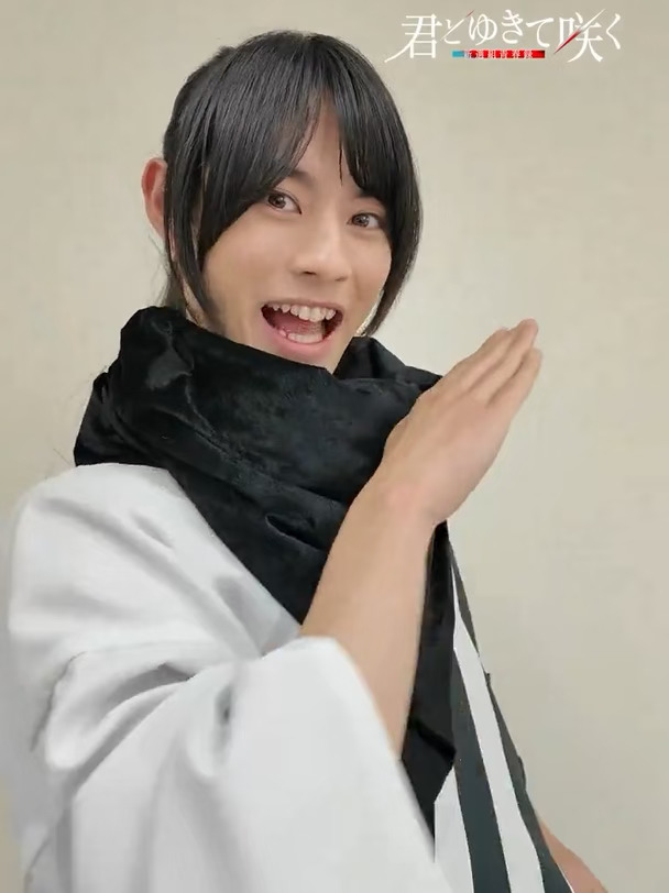 最后突然变身假面骑士?！