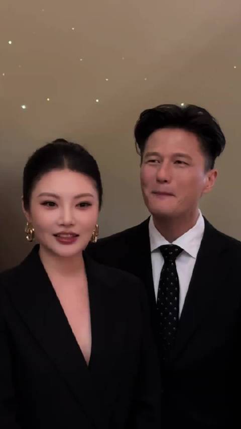#尹子维 我们不会离婚# 收到粉丝万字长信劝离后，尹子维连续多条动态正面回应，直白表态：我们不会离婚