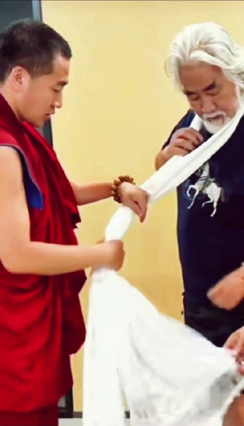 导演张纪中到访驷马机器人生产工厂全球管理总部。