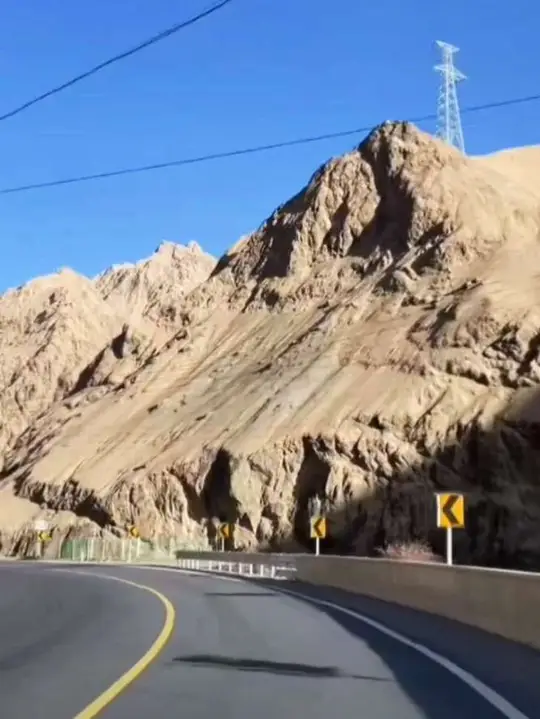 昆仑山沿途风景