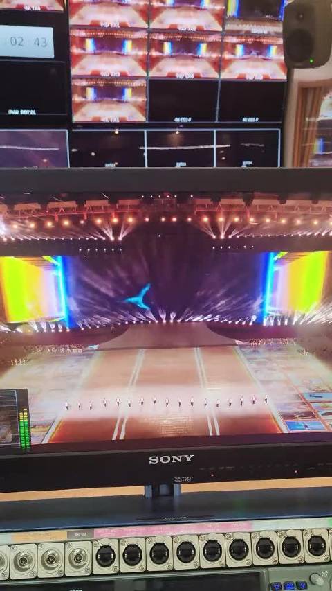 完整版转播车幕后来了，阳光总在风雨后 哈哈哈，我们莎宝镜头必须卡点那句阳光总在风雨后，导演急得猛喊[