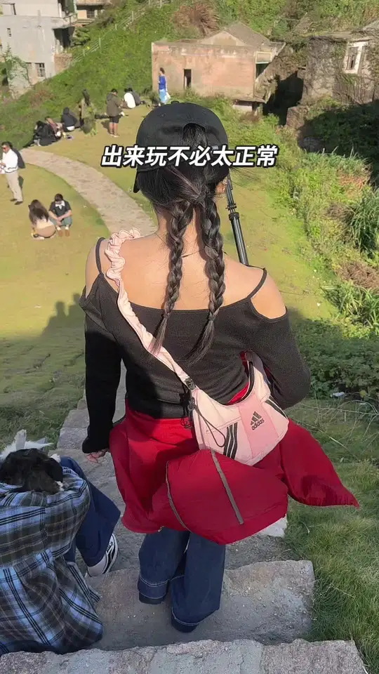 大家都忙着看海哪有空看我，只要我不尴尬就行了