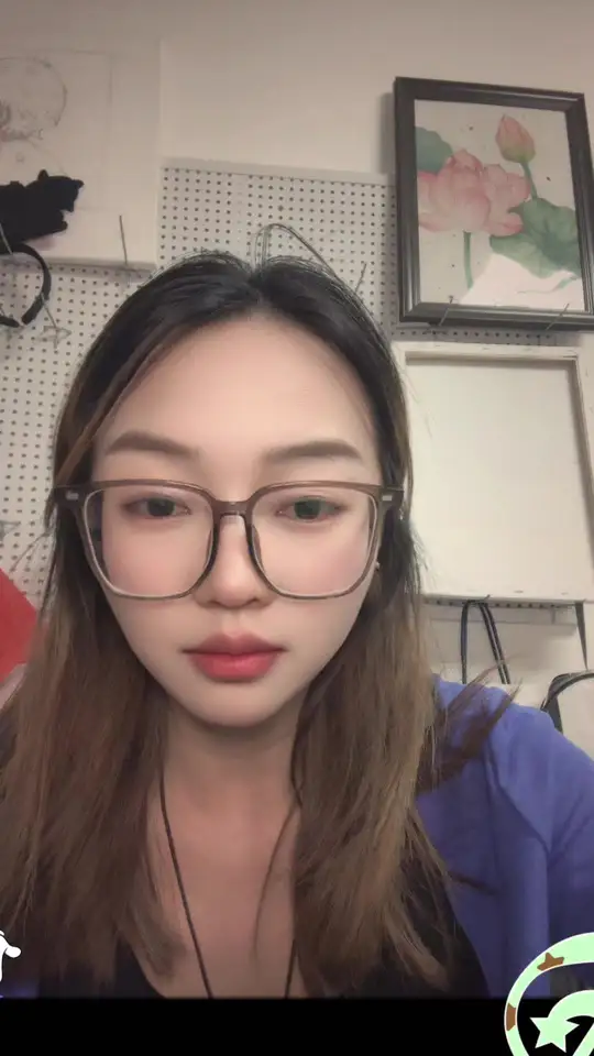 你的光照亮了我，我是追光者，我追的光是明亮的光！ 见笑了，今晚性情了，哈哈