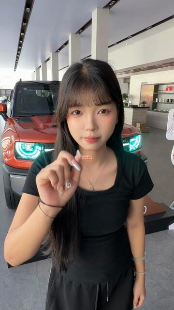 以为屏幕脏了擦半天！原来是战舰700的...