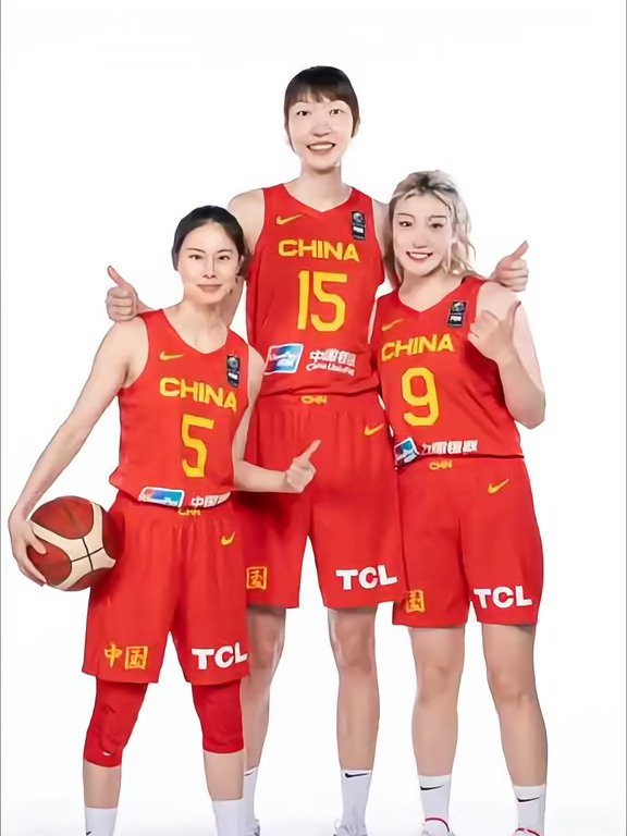女篮王思雨精彩抢断锦集！