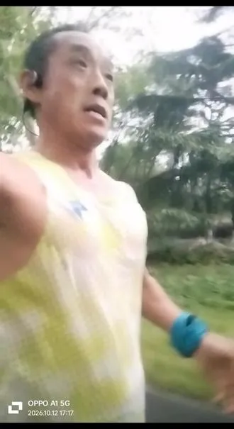 小雨中，跑步就是舒服，加油雷霆