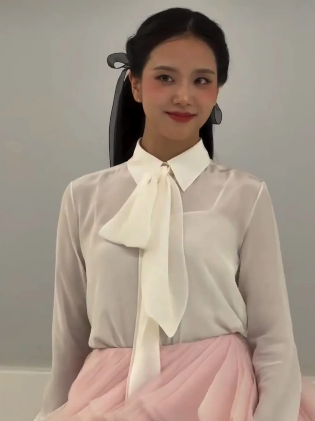Jisoo出席迪奥大秀，真的像花仙子一样…